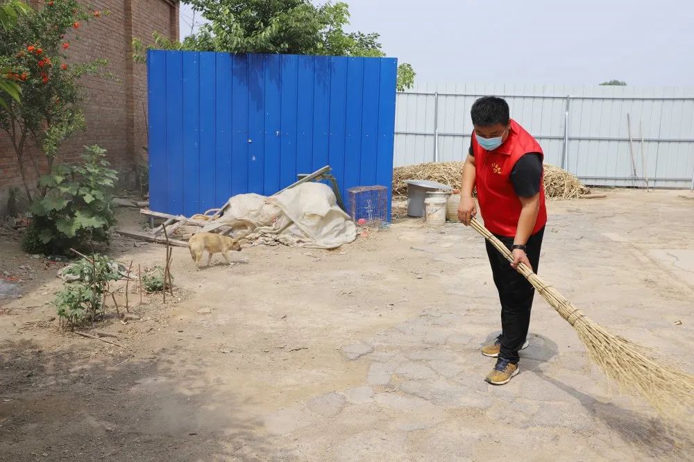 扶貧濟(jì)困獻(xiàn)愛心 真情幫扶暖人心 —長(zhǎng)田實(shí)業(yè)團(tuán)委開展“金暉助老?青年文明號(hào)送溫暖”活動(dòng) 扶貧濟(jì)困獻(xiàn)愛心 真情幫扶暖人心 —長(zhǎng)田實(shí)業(yè)團(tuán)委開展“金暉助老?青年文明號(hào)送溫暖”活動(dòng)