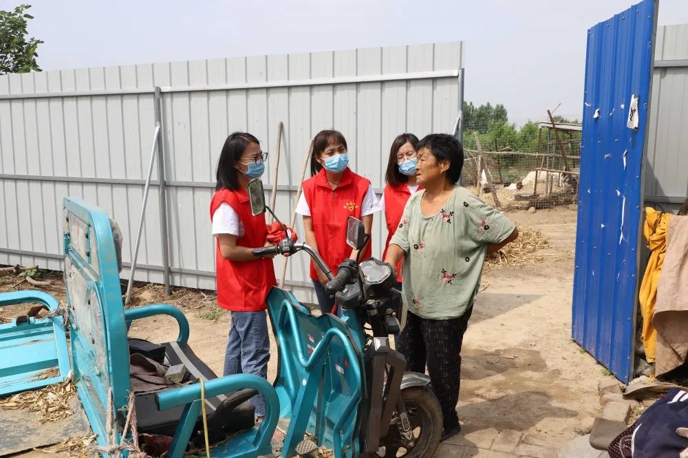 扶貧濟(jì)困獻(xiàn)愛心 真情幫扶暖人心 —長(zhǎng)田實(shí)業(yè)團(tuán)委開展“金暉助老?青年文明號(hào)送溫暖”活動(dòng) 扶貧濟(jì)困獻(xiàn)愛心 真情幫扶暖人心 —長(zhǎng)田實(shí)業(yè)團(tuán)委開展“金暉助老?青年文明號(hào)送溫暖”活動(dòng)