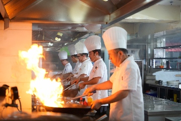 【長田動態(tài)】盛世龍華轉(zhuǎn)運1000余件物資，圓滿完成300余人參加的企業(yè)定制主題宴會